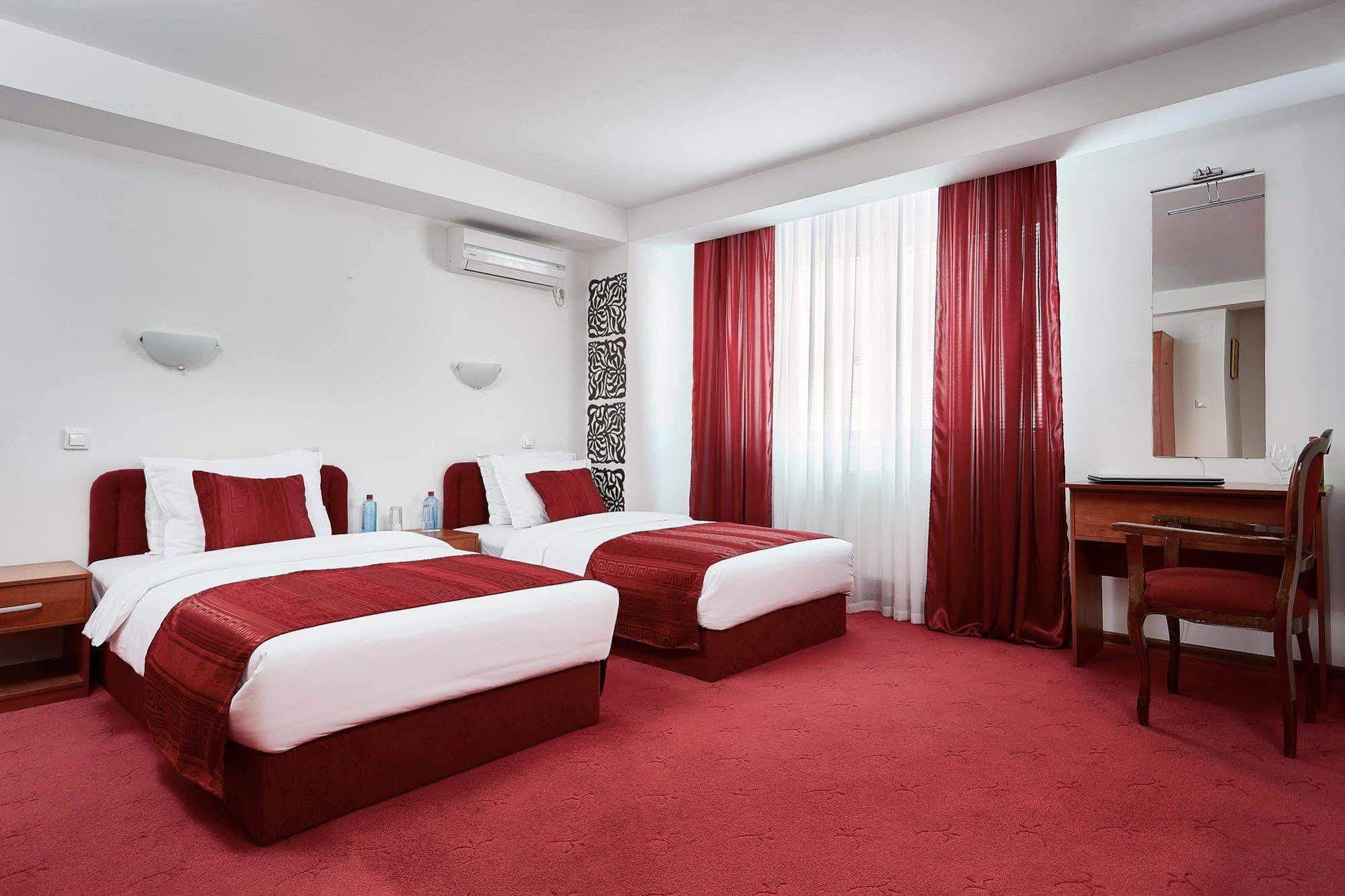 Hotel Victoria Skopje Exterior photo