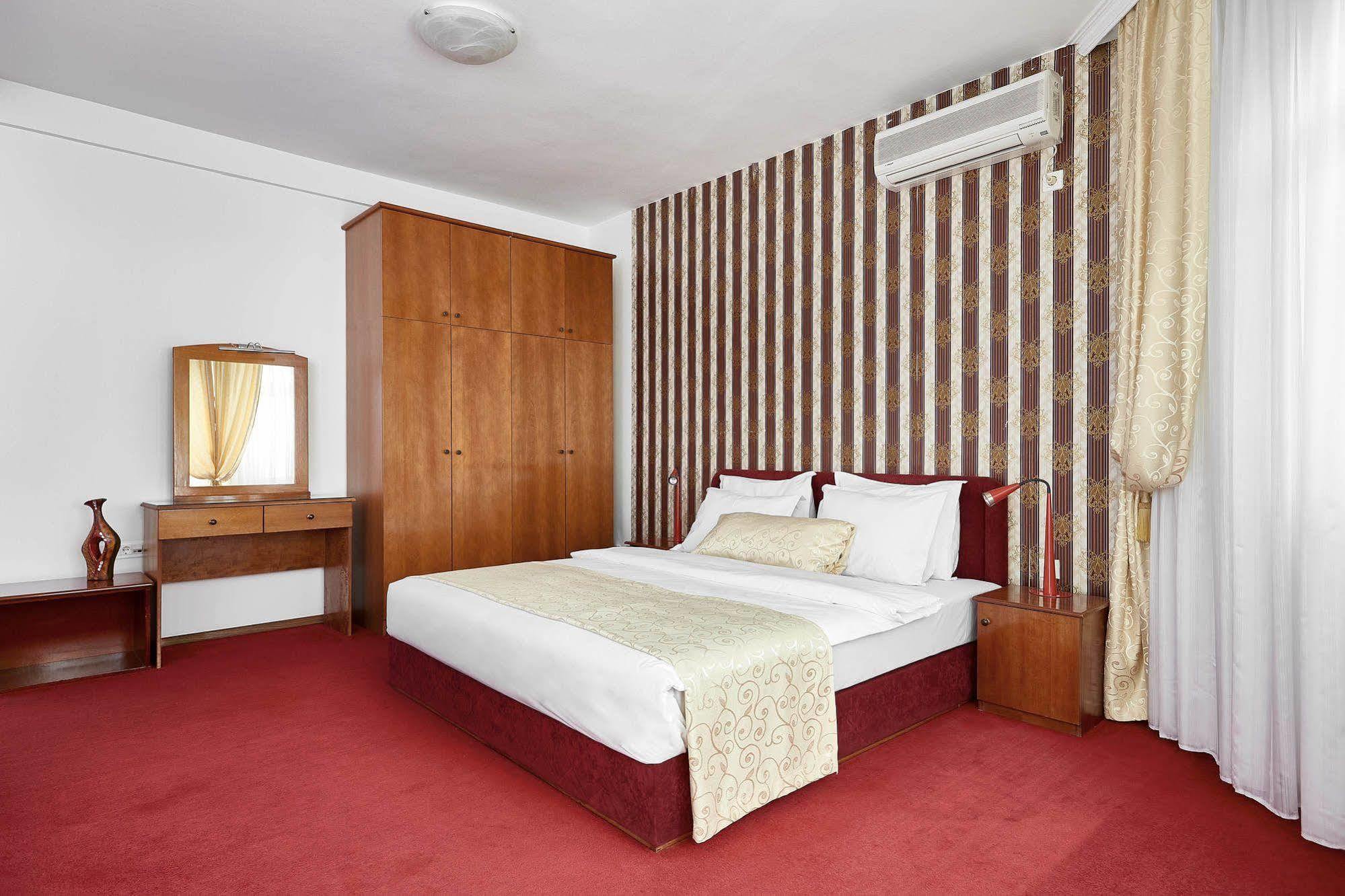 Hotel Victoria Skopje Exterior photo